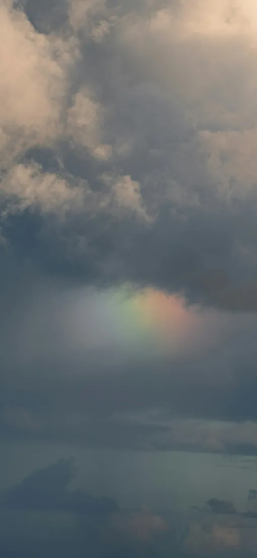 彩虹手机壁纸｜天空水面背景图片 - 云朵「哲风壁纸」