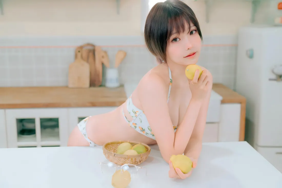 10k泳装美女壁纸｜厨房背景图片 - 清新柠檬「哲风壁纸」