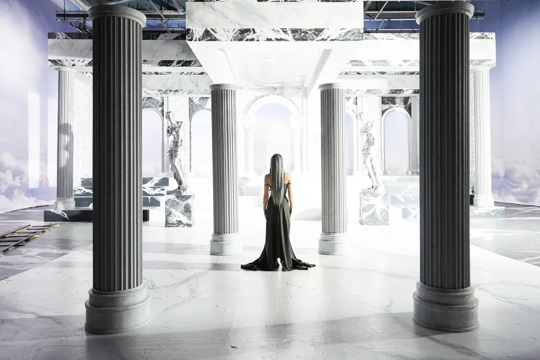 2k少女时代壁纸｜舞台背景图片 - 优雅拖尾长裙「哲风壁纸」