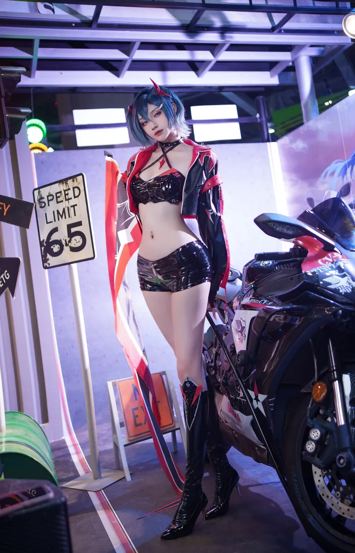机车cos手机壁纸｜机车背景图片 - 酷飒美女「哲风壁纸」