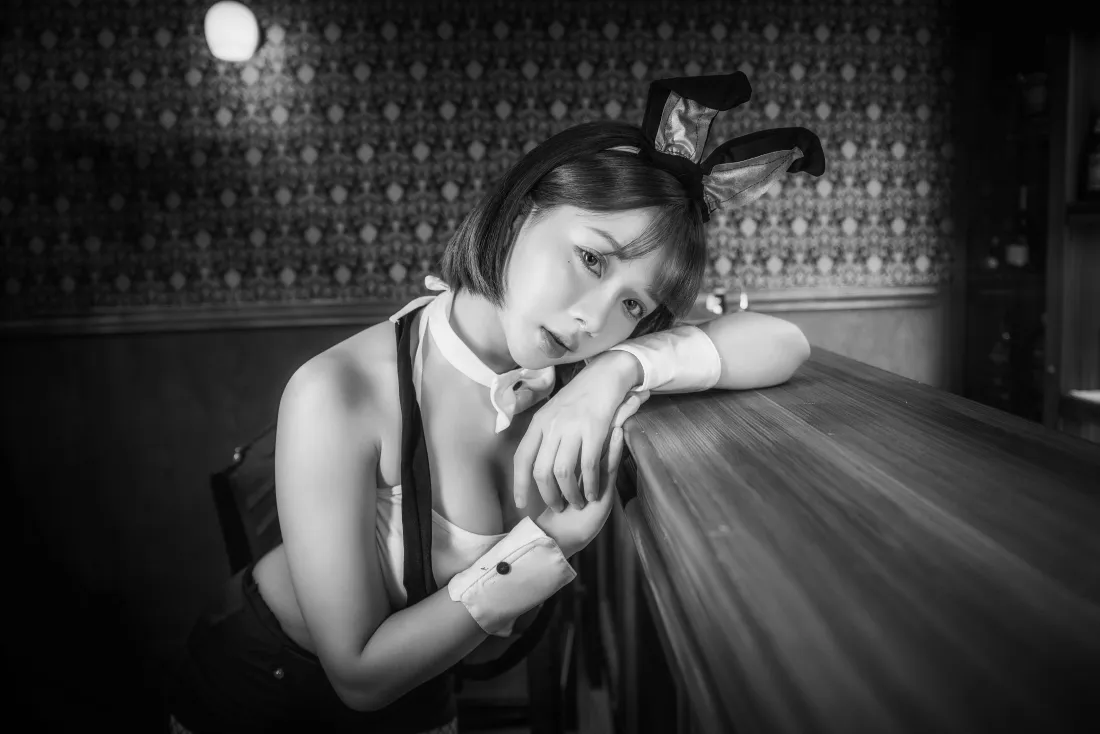 6k兔女郎壁纸｜黑白色背景图片 - 吧台「哲风壁纸」