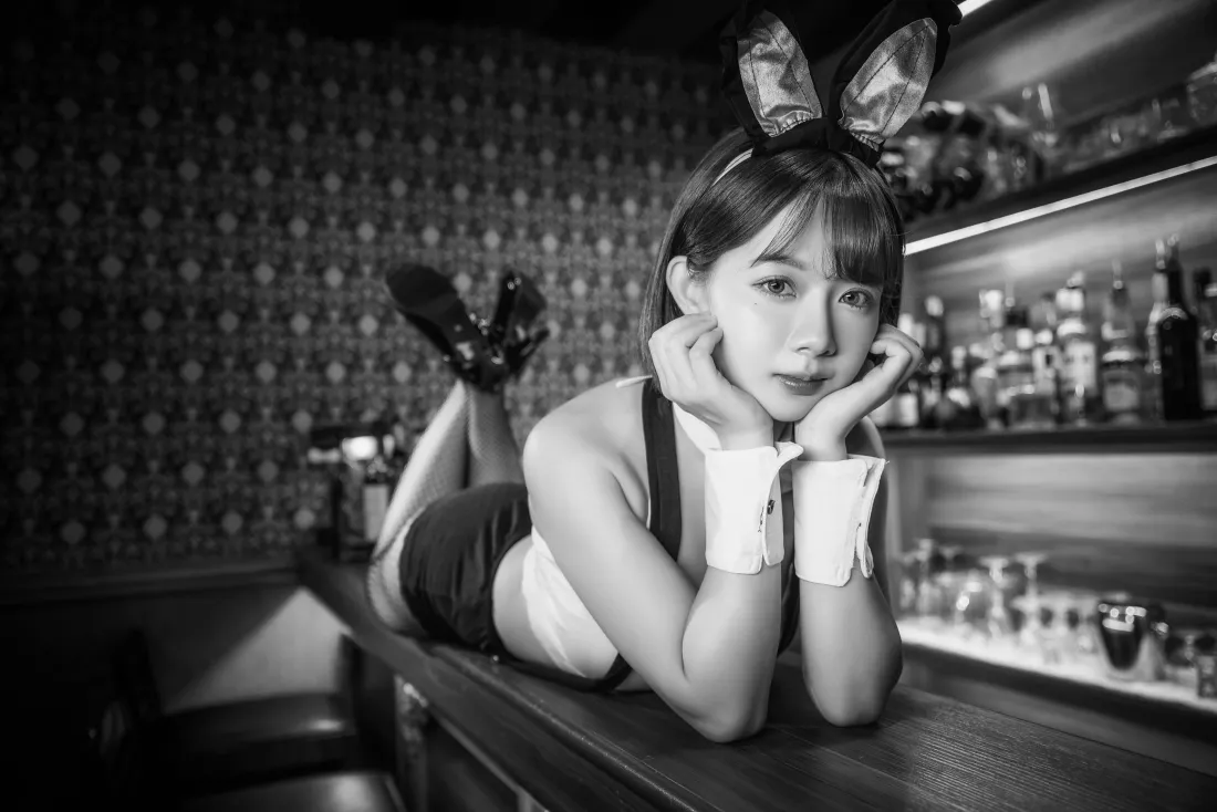 6k兔女郎壁纸｜黑白色背景图片 - 吧台「哲风壁纸」