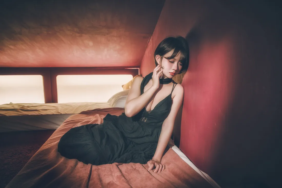 6k气质御姐壁纸｜居家背景图片 - 粉色房子「哲风壁纸」