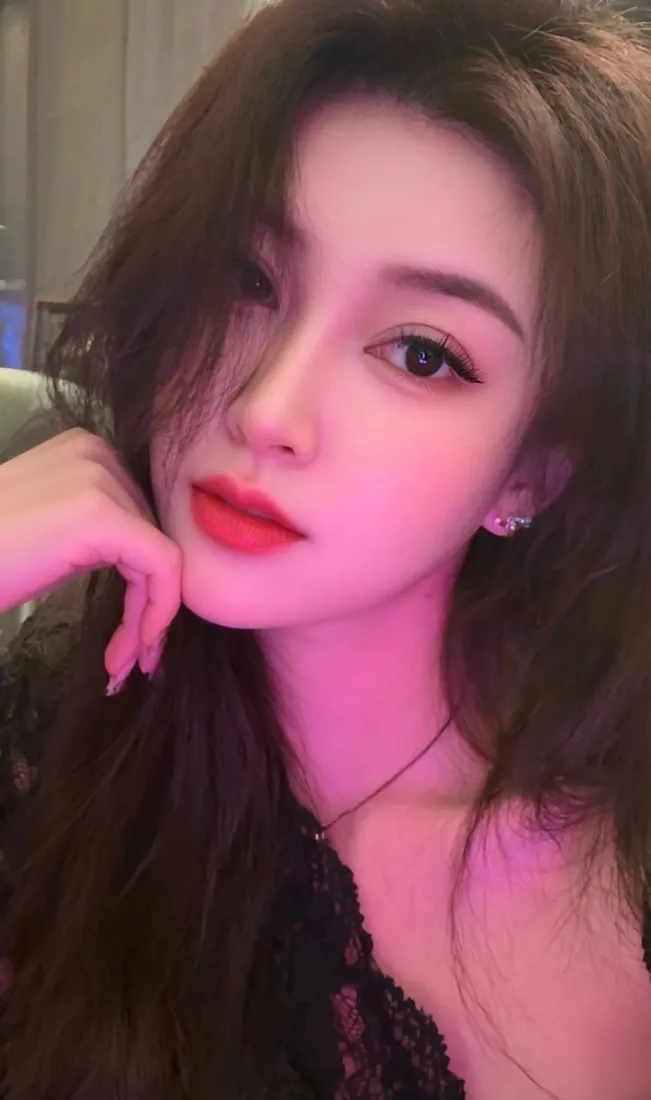 长发美女手机壁纸｜氛围感背景图片 - 气质御姐「哲风壁纸」