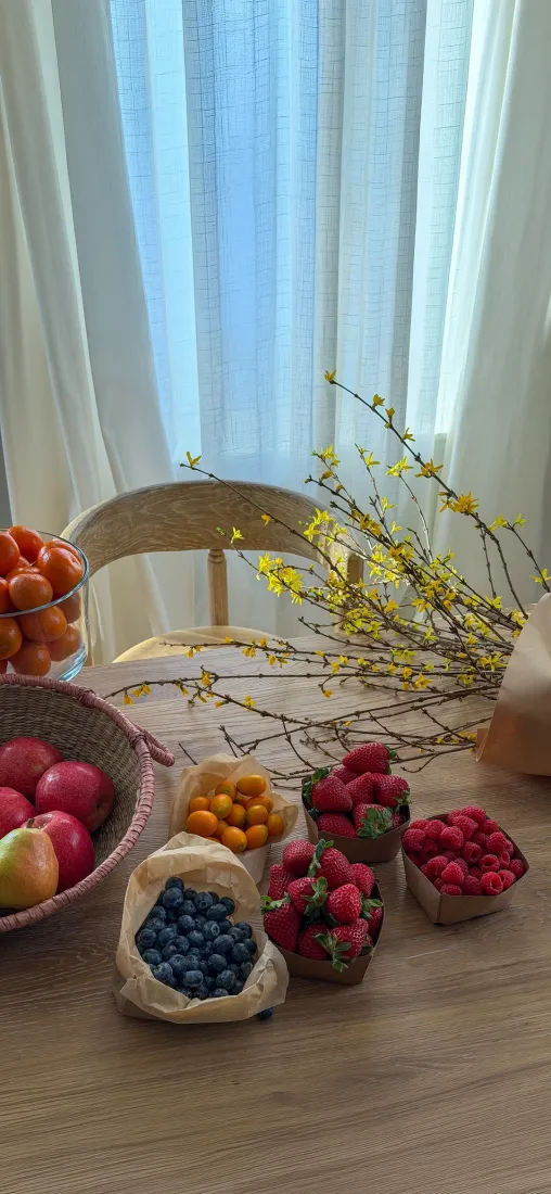 水果手机壁纸｜清新背景图片 - 木质餐桌「哲风壁纸」