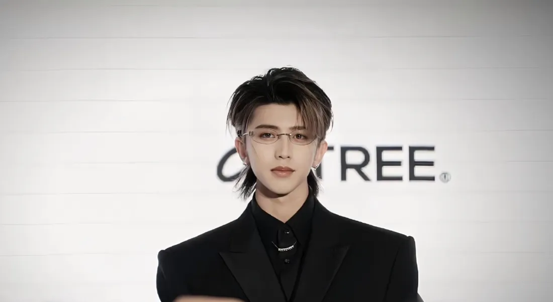 5k蔡徐坤壁纸｜帅气背景图片 - 黑西装造型「哲风壁纸」