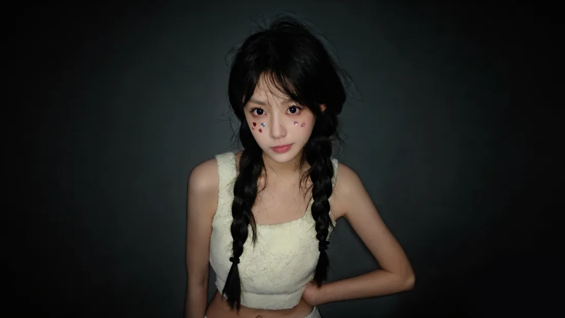 4k甜酷少女壁纸｜纯黑背景图片 - 个性妆面「哲风壁纸」