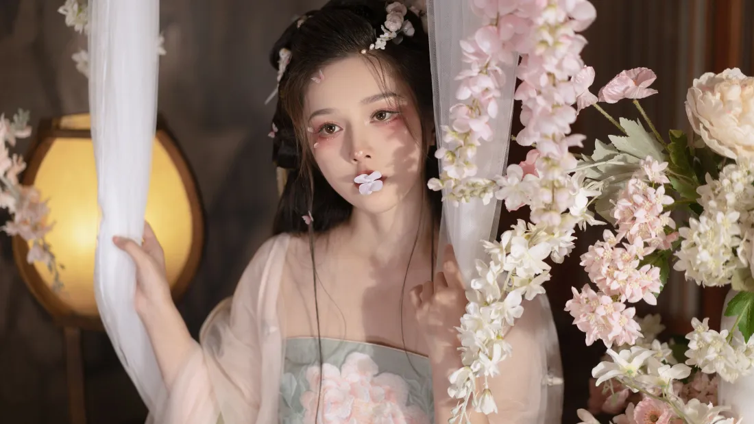 4k古典汉服美女壁纸｜横屏背景图片 - 花间氛围感「哲风壁纸」