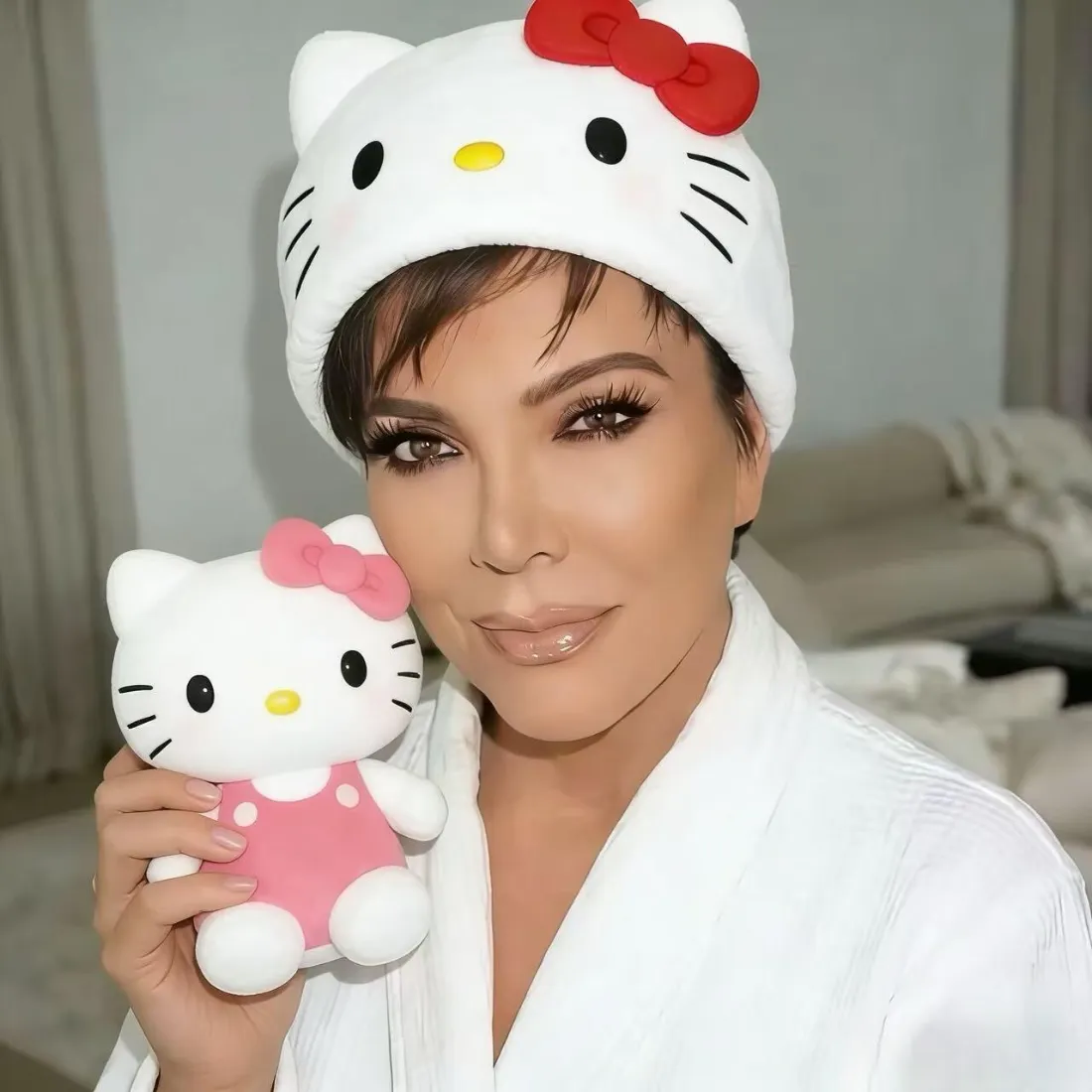 Hello Kitty手机壁纸｜克里斯詹娜背景图片 - 毛绒玩偶「哲风壁纸」