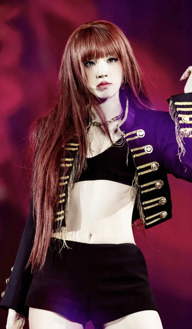 宋雨琦手机壁纸｜演唱会背景图片 - 甜酷舞台造型「哲风壁纸」