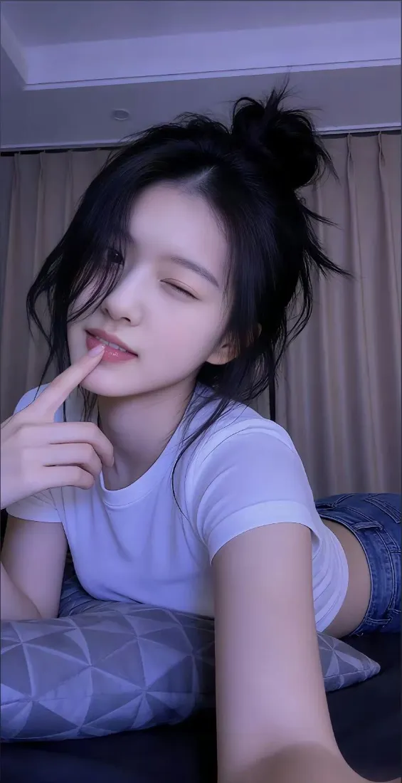 丸子头清纯美女手机壁纸｜卧室背景图片 - 俏皮少女「哲风壁纸」