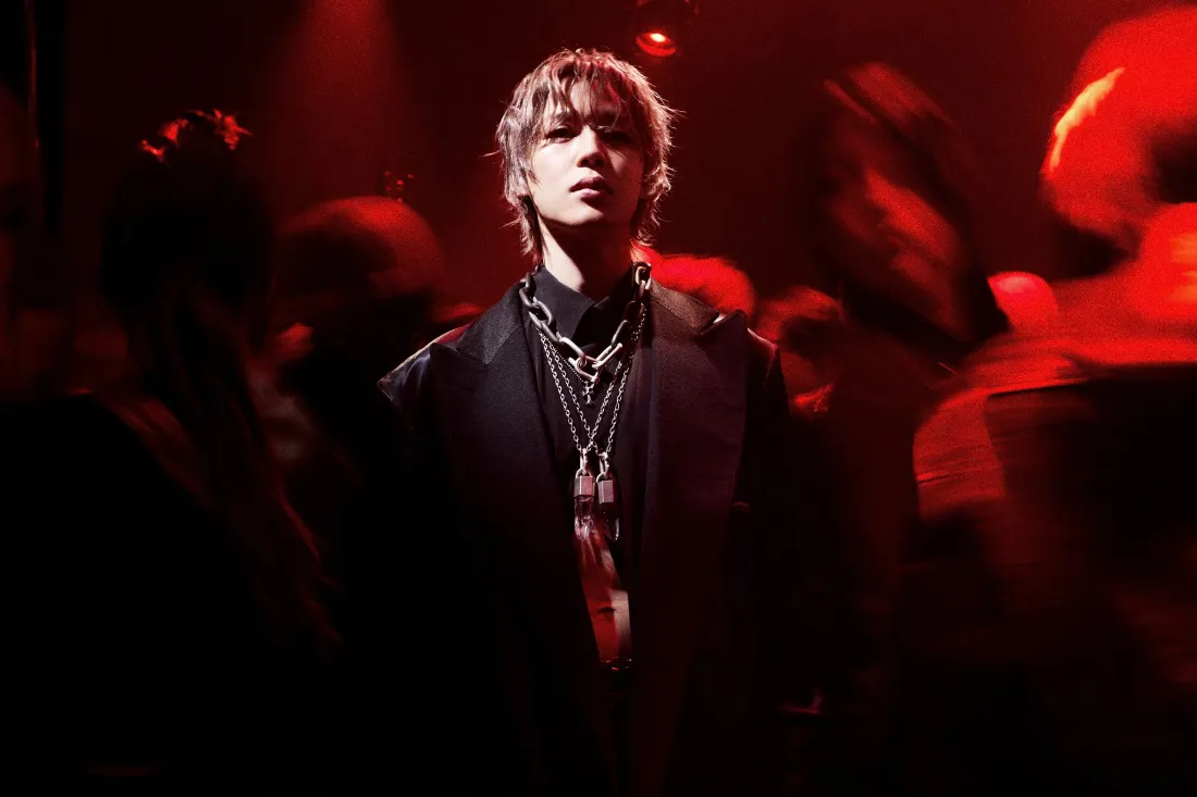 3k闵玧其壁纸｜红色舞台背景图片 - BTS演出现场「哲风壁纸」