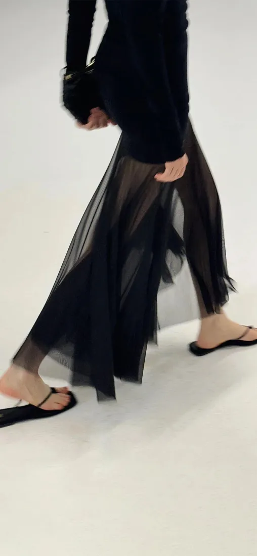 简约高级手机壁纸｜纯色背景图片 - 气质穿搭「哲风壁纸」