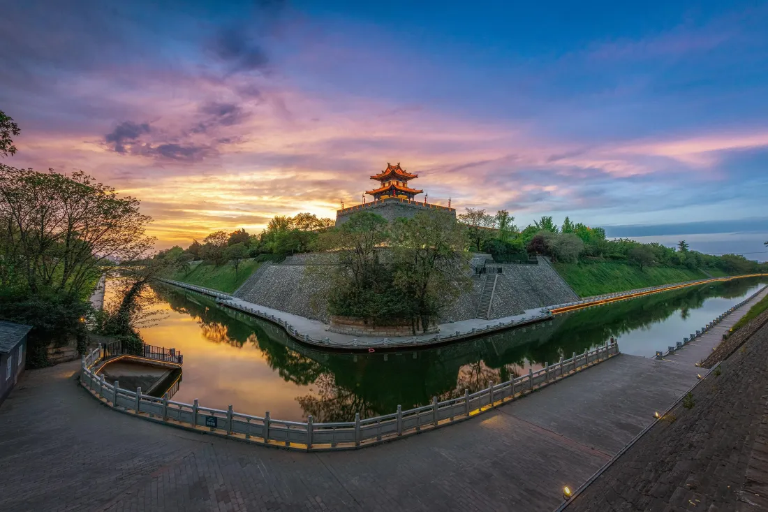3k古城角楼壁纸｜黄昏背景图片 - 护城河风景「哲风壁纸」
