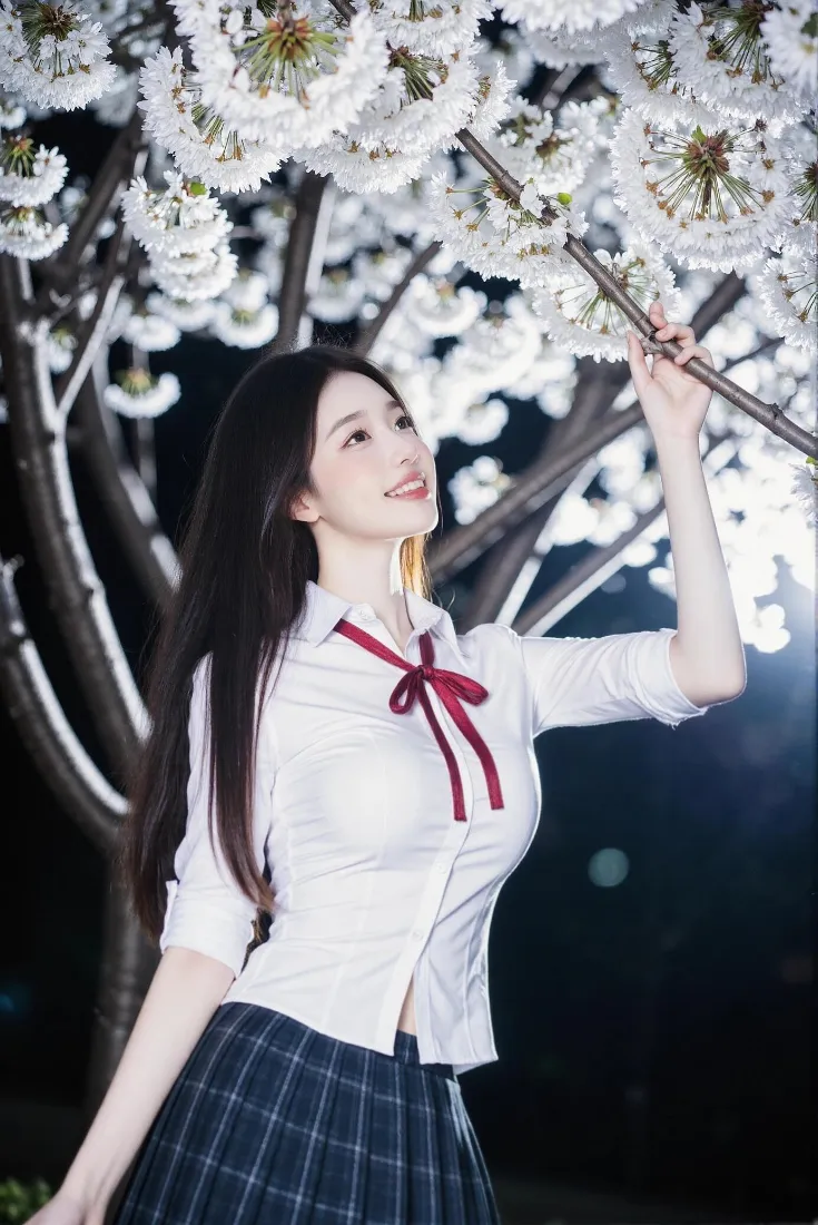 JK少女手机壁纸｜夜景樱花背景图片 - 清纯美女「哲风壁纸」