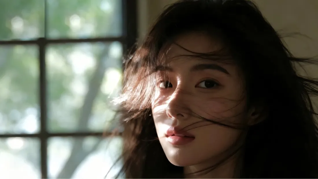 2k长发美女壁纸｜光影背景图片 - 氛围感人像「哲风壁纸」