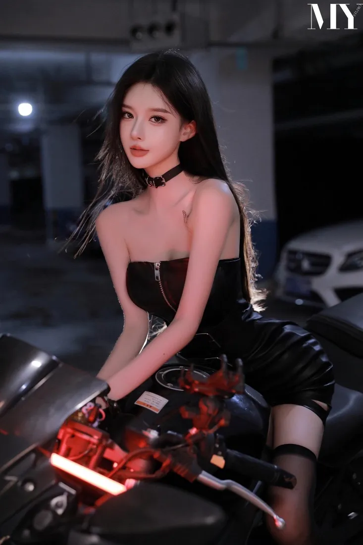 机车美女手机壁纸｜车库夜景背景图片 - 性感御姐「哲风壁纸」
