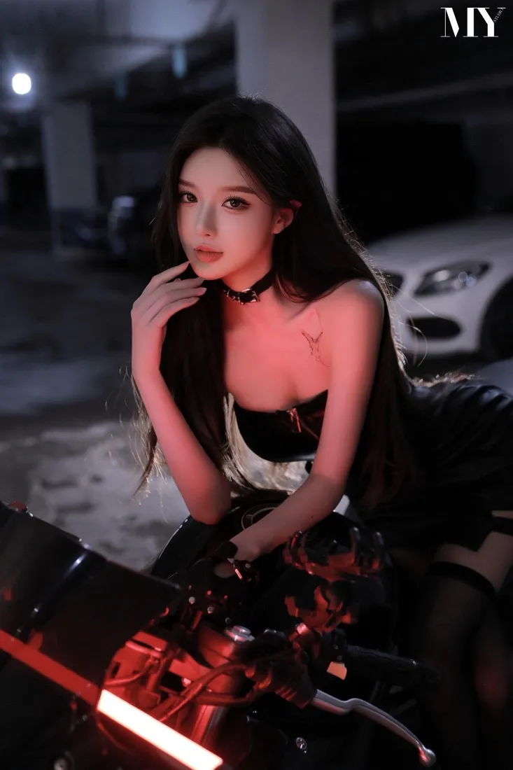 机车美女手机壁纸｜夜景背景图片 - 酷飒御姐「哲风壁纸」