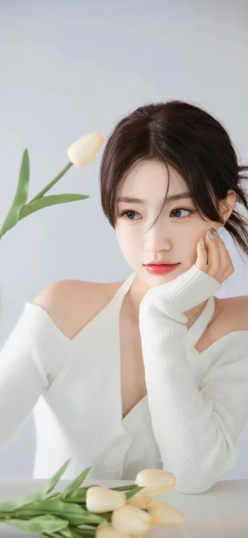 清冷美女手机壁纸｜简约背景图片 - 郁金香「哲风壁纸」