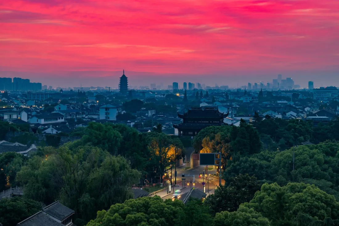 3k古城晚霞壁纸｜城市风光背景图片 - 黄昏天际「哲风壁纸」