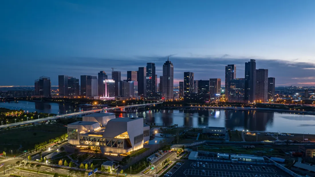 3k城市夜景壁纸｜滨河背景图片 - 都市暮色「哲风壁纸」