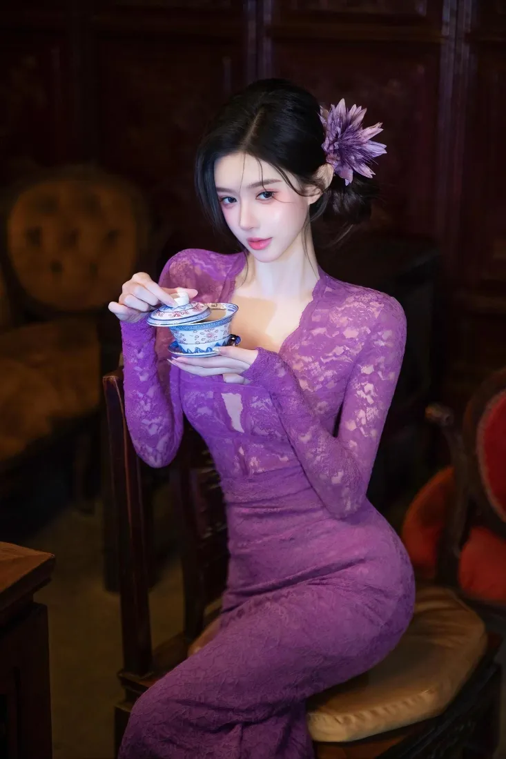 紫裙美女手机壁纸｜复古茶馆背景图片 - 氛围感「哲风壁纸」