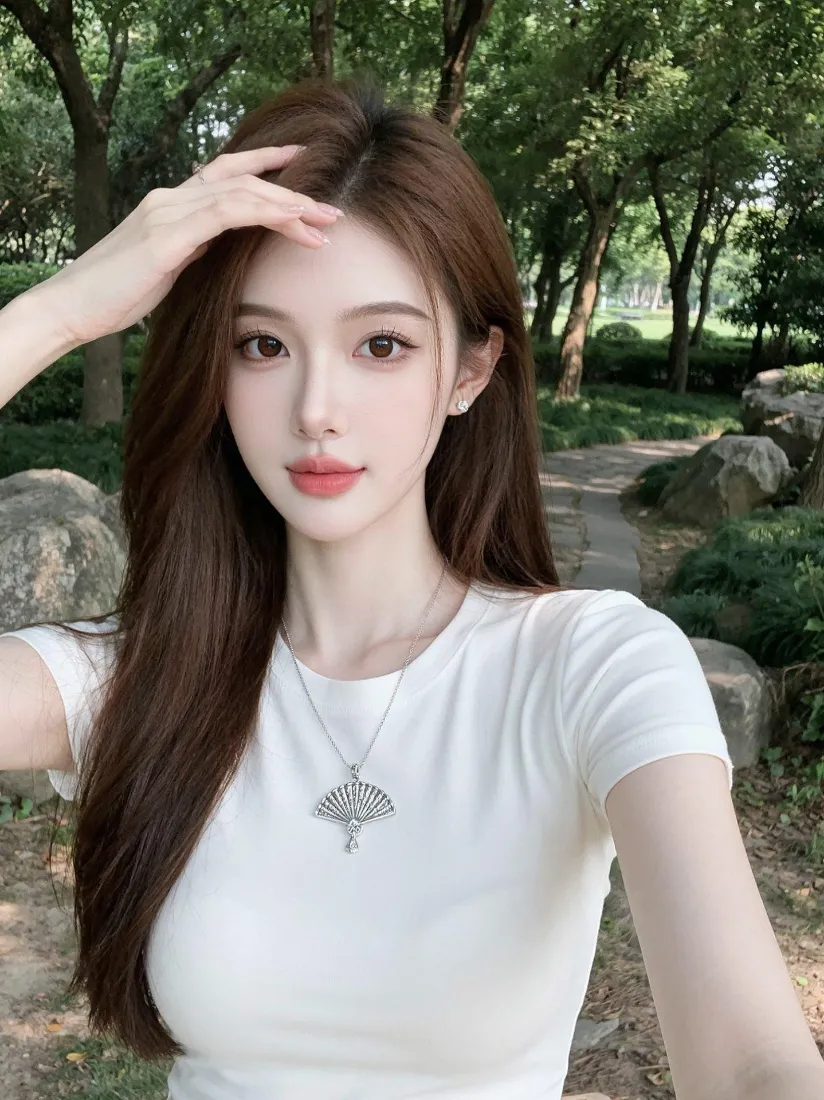 清纯长发美女手机壁纸｜户外林间背景图片 - 休闲自拍「哲风壁纸」