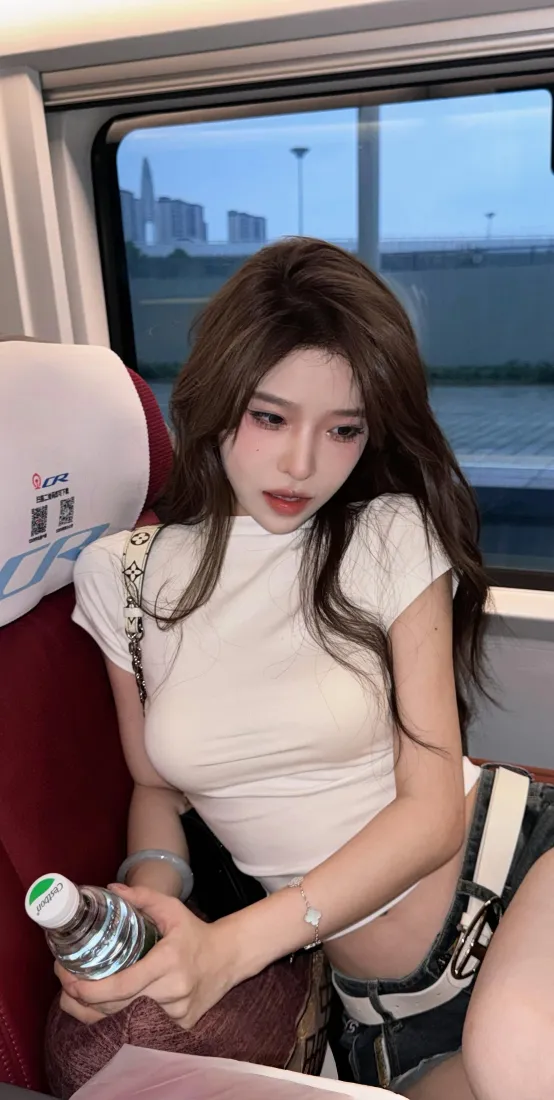 纯欲美女手机壁纸｜手机背景图片 - 高铁随拍「哲风壁纸」