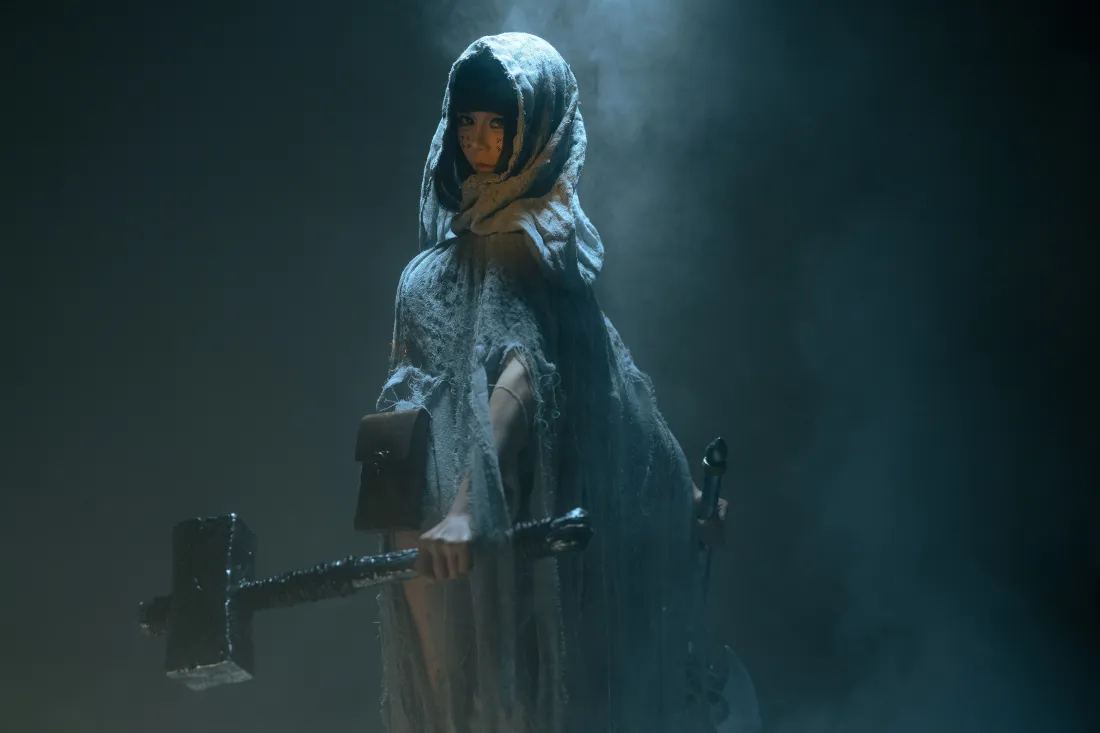 7k女巫壁纸｜暗黑背景图片 - 兜帽女战士「哲风壁纸」