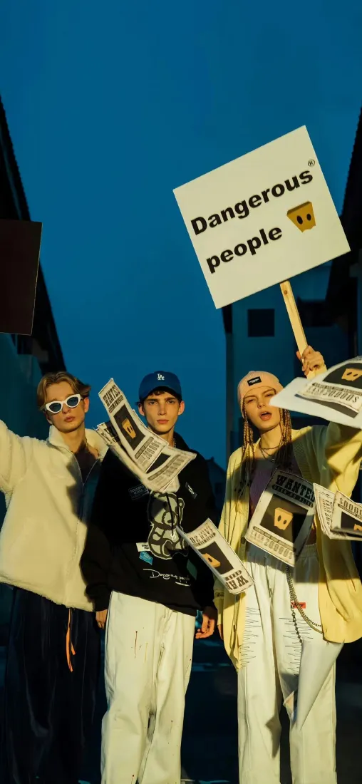 Dangerouspeople手机壁纸｜蓝色背景图片 - 欧美潮拍「哲风壁纸」