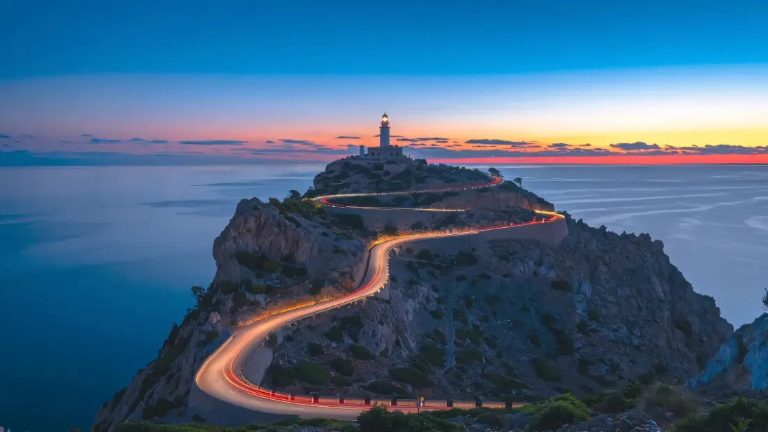 2k海边山崖壁纸｜风景背景图片 - 黄昏灯塔「哲风壁纸」