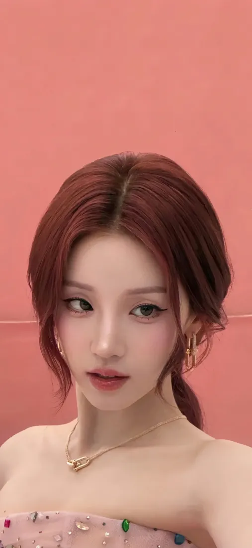 宋雨琦手机壁纸｜纯色背景图片 - 红发美女「哲风壁纸」