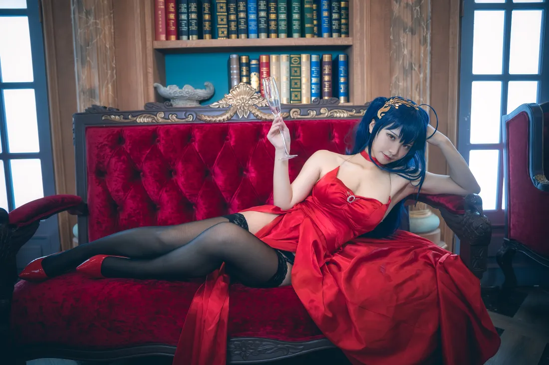 7k伊喵君壁纸｜cos背景图片 - 红礼服黑丝「哲风壁纸」