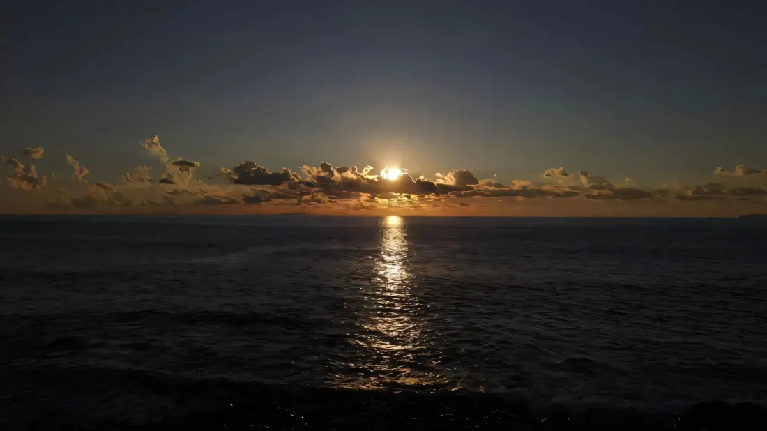 3k日出湖水壁纸｜自然风景背景图片 - 倒影「哲风壁纸」