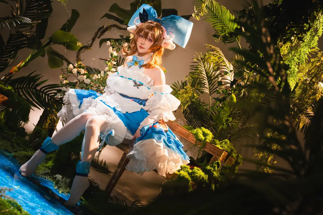 4k洛丽塔cos壁纸｜丛林绿植背景图片 - 傍晚蓝色「哲风壁纸」