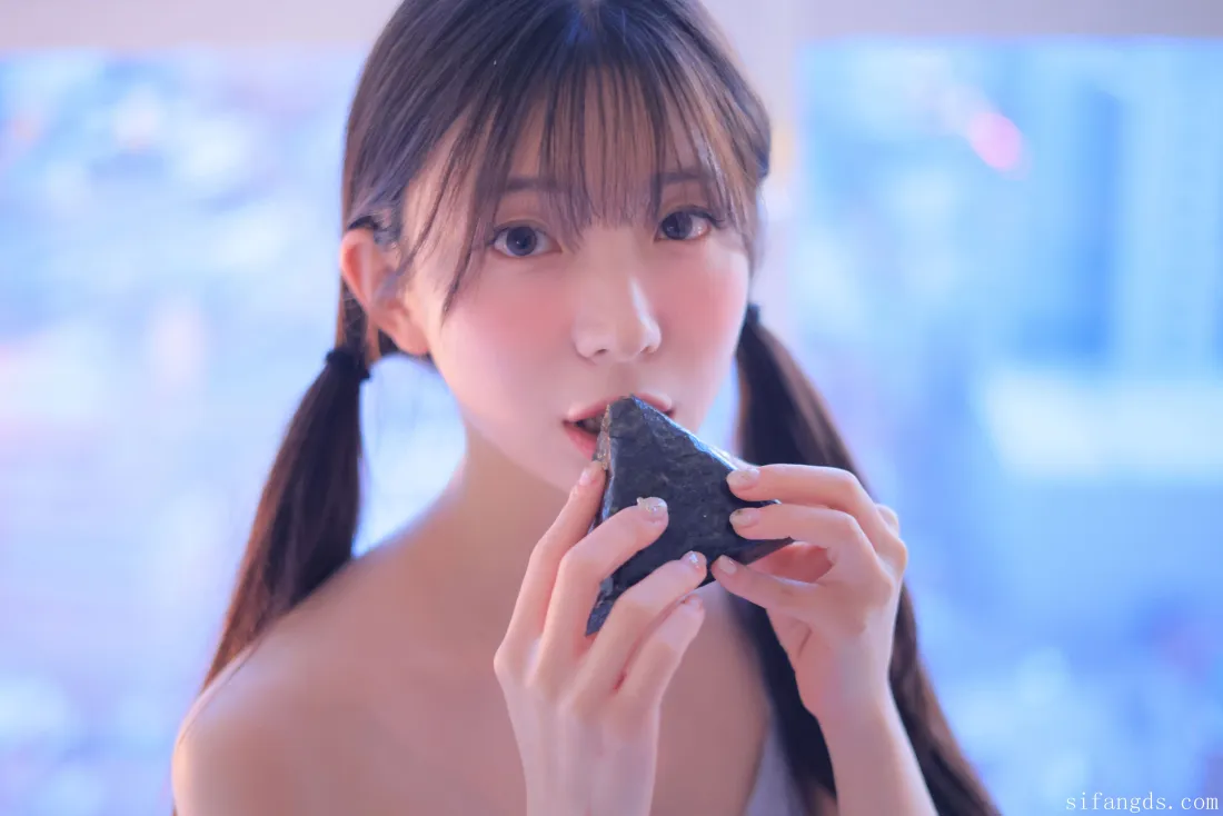 8k清纯双马尾少女壁纸｜虚化背景图片 - 日常氛围感「哲风壁纸」