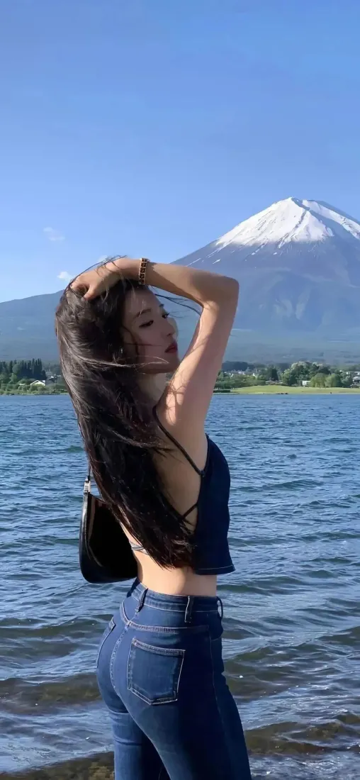 长发美女手机壁纸｜湖边背景图片 - 富士山「哲风壁纸」