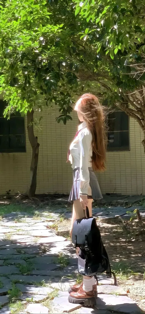 jk美女手机壁纸｜校园树荫背景图片 - 学院风穿搭「哲风壁纸」