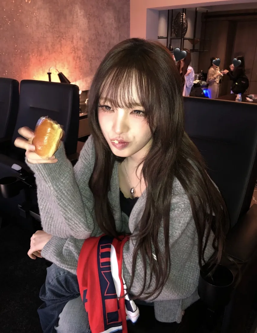 金志恒手机壁纸｜长发美女背景图片 - 日常随拍「哲风壁纸」