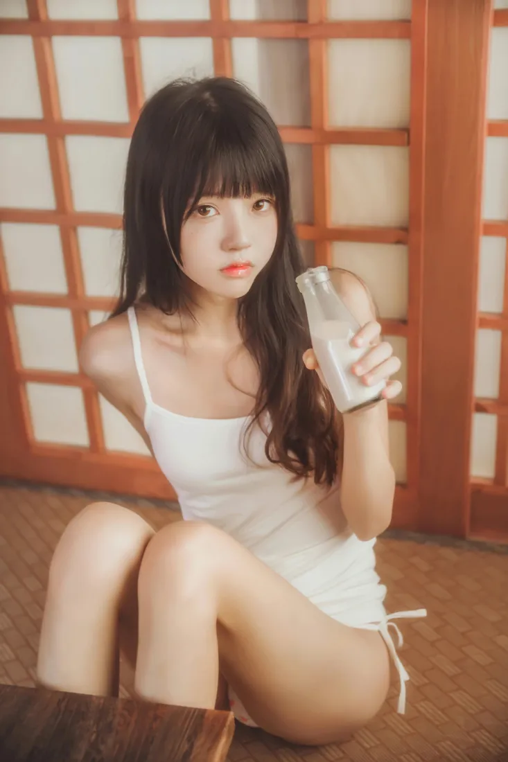 桜桃喵手机壁纸｜清纯背景图片 - 白衣少女「哲风壁纸」