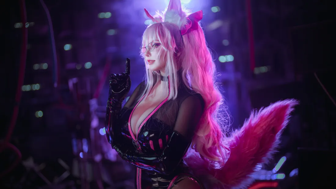 8k九尾狐壁纸｜战场背景图片 - 二次元cos「哲风壁纸」