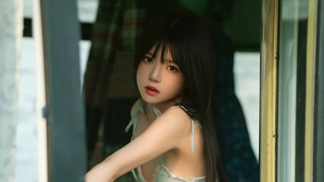 5k清纯少女壁纸｜户外背景图片 - 教室写真「哲风壁纸」