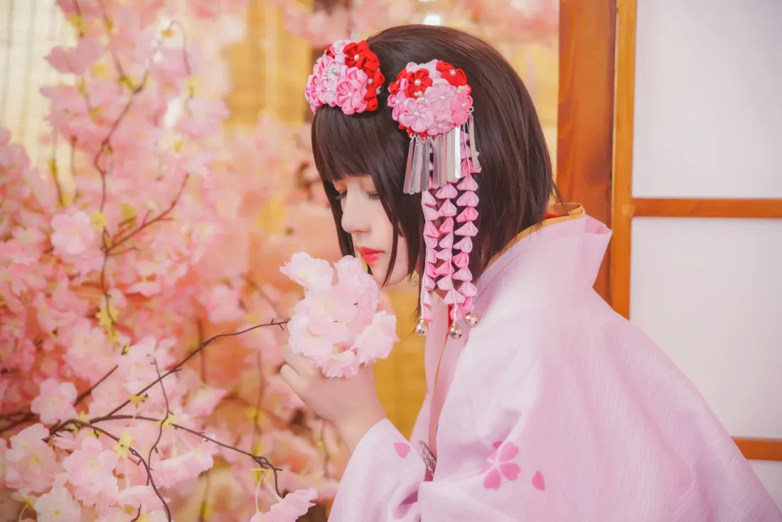 8k桜桃喵壁纸｜樱花背景图片 - 加藤惠和服cos「哲风壁纸」