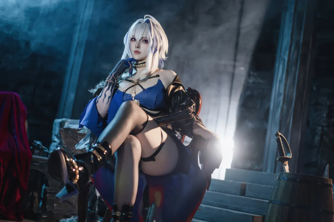 8kcosplay壁纸｜氛围感背景图片 - 白发少女「哲风壁纸」