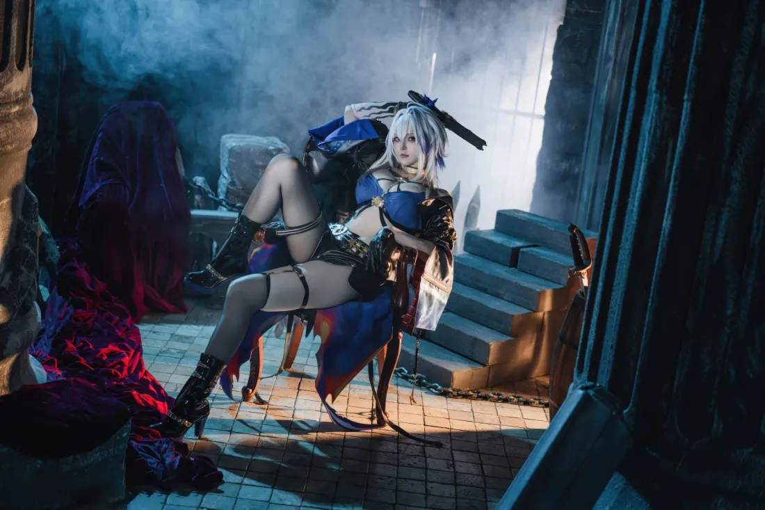 8kcosplay壁纸｜少女背景图片 - 银发黑丝「哲风壁纸」