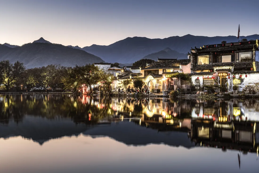 7k宏村古镇壁纸｜山水背景图片 - 傍晚湖面倒影「哲风壁纸」