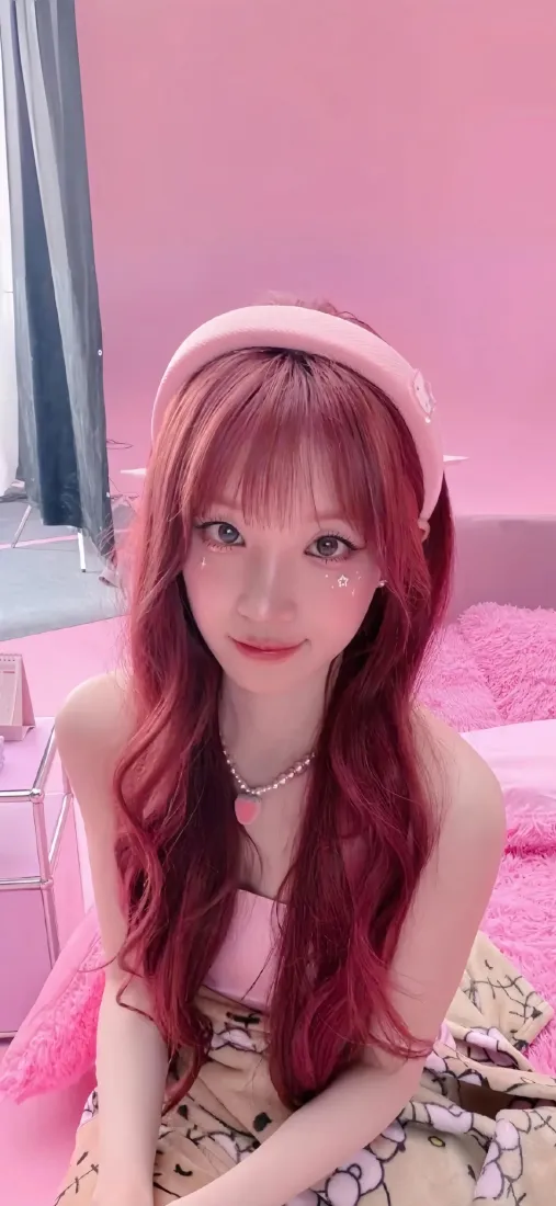 宋雨琦手机壁纸｜粉发背景图片 - 美女爱豆写真「哲风壁纸」