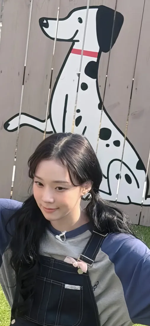 金玟庭手机壁纸｜涂鸦背景图片 - 韩国爱豆「哲风壁纸」