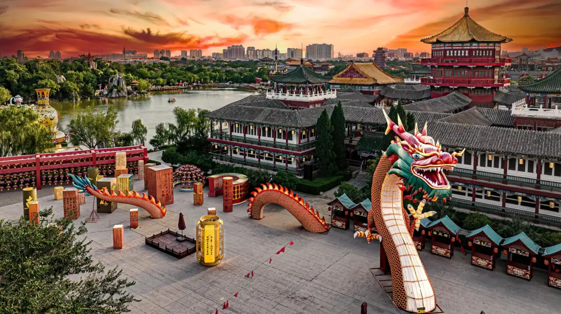 3k开封壁纸｜古城背景图片 - 盘龙古建筑落日「哲风壁纸」