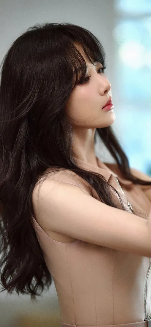 黑发美女手机壁纸｜高清背景图片 - 性感侧颜「哲风壁纸」